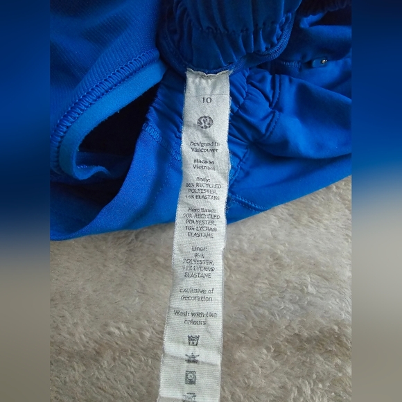 Lululemon Speed Up Shorts - Picture 9 of 9